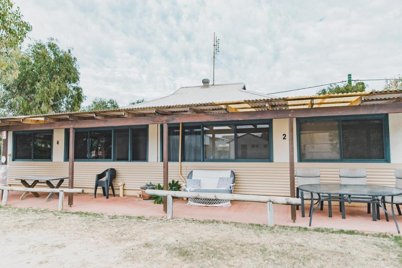 Dongara Hotel Motel Esterno foto